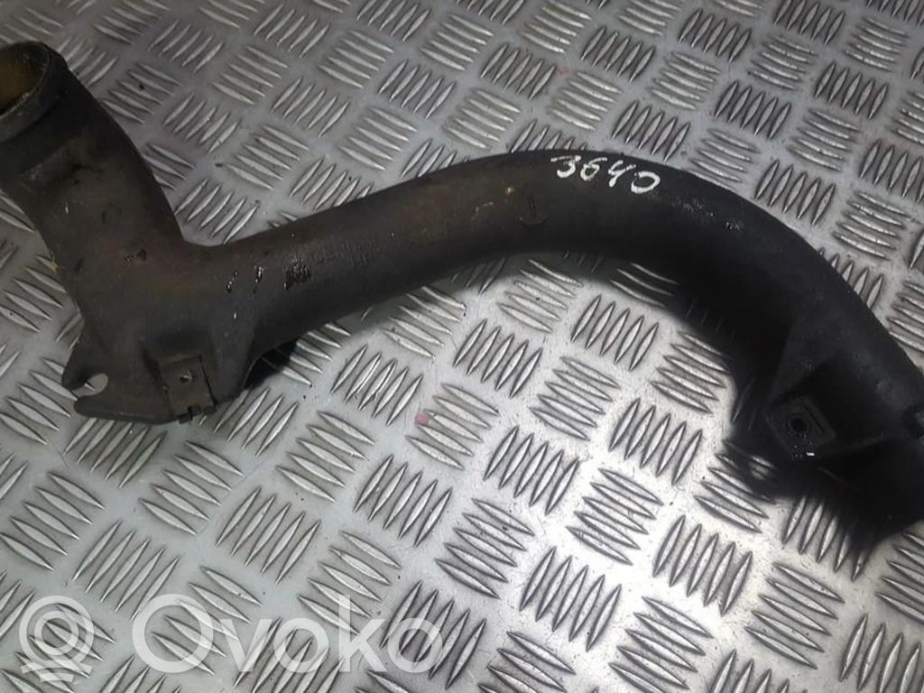 Volkswagen PASSAT B4 Furtun/conductă intercooler 