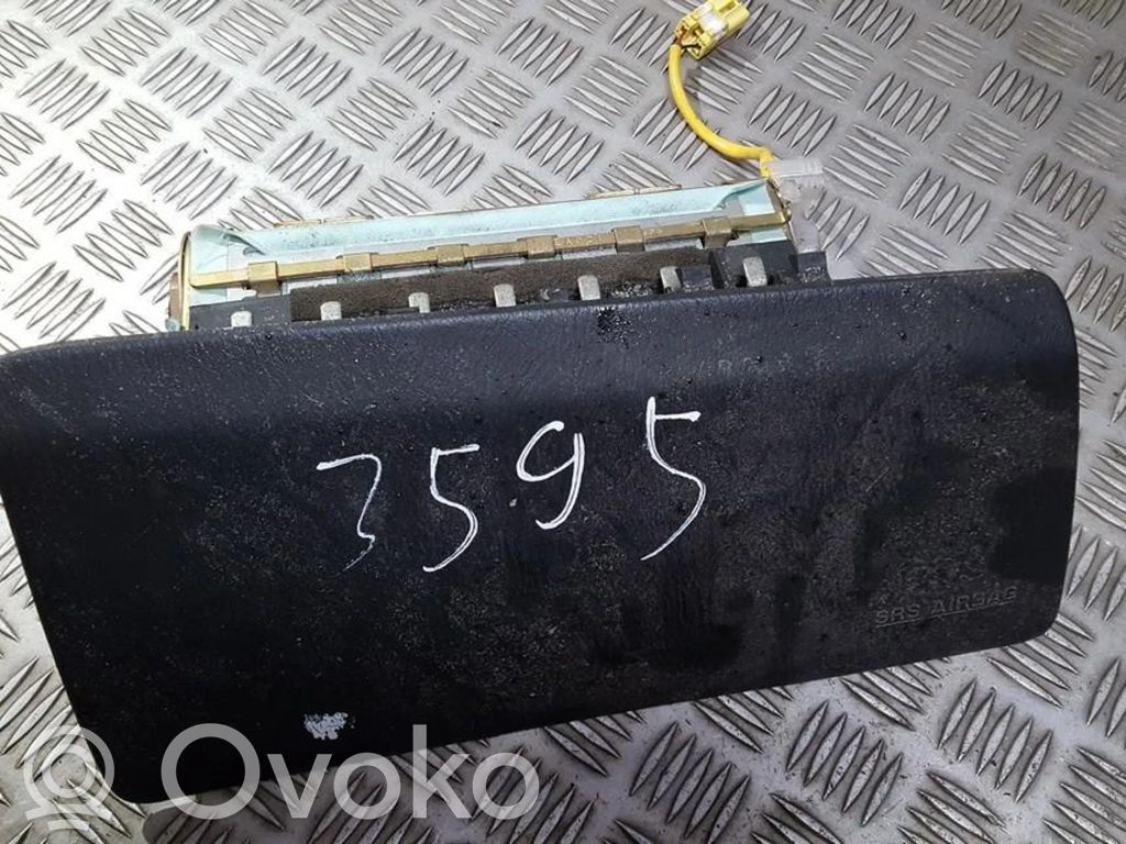 Matkustajan turvatyyny   E0530,K2401,E0530,K2401