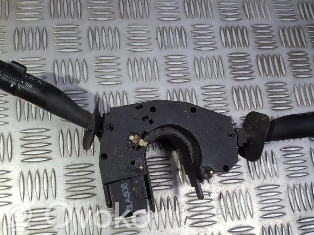Ford Ka Commodo, commande essuie-glace/phare 