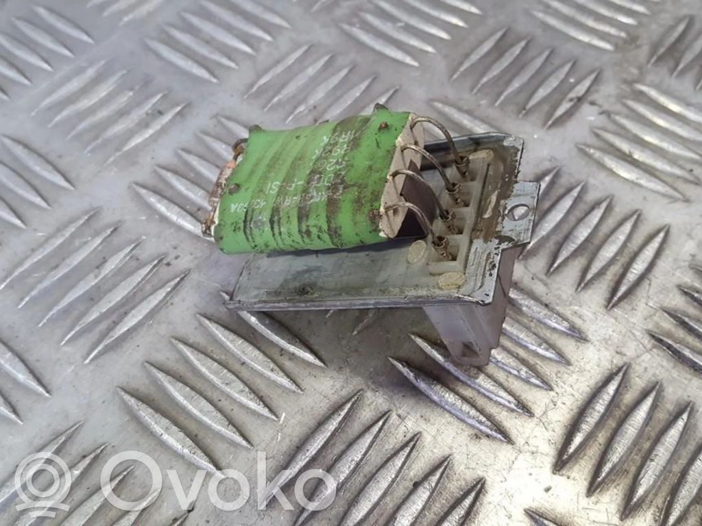 Rezystor / Opornik dmuchawy nawiewu   701959263A,1117838752E,1117838752E,701959263A