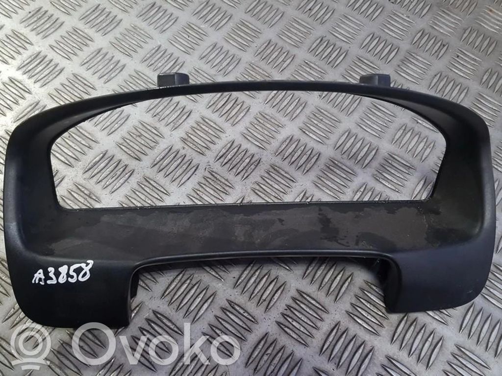 Mazda 323 F Prietaisų skydelio apdaila 