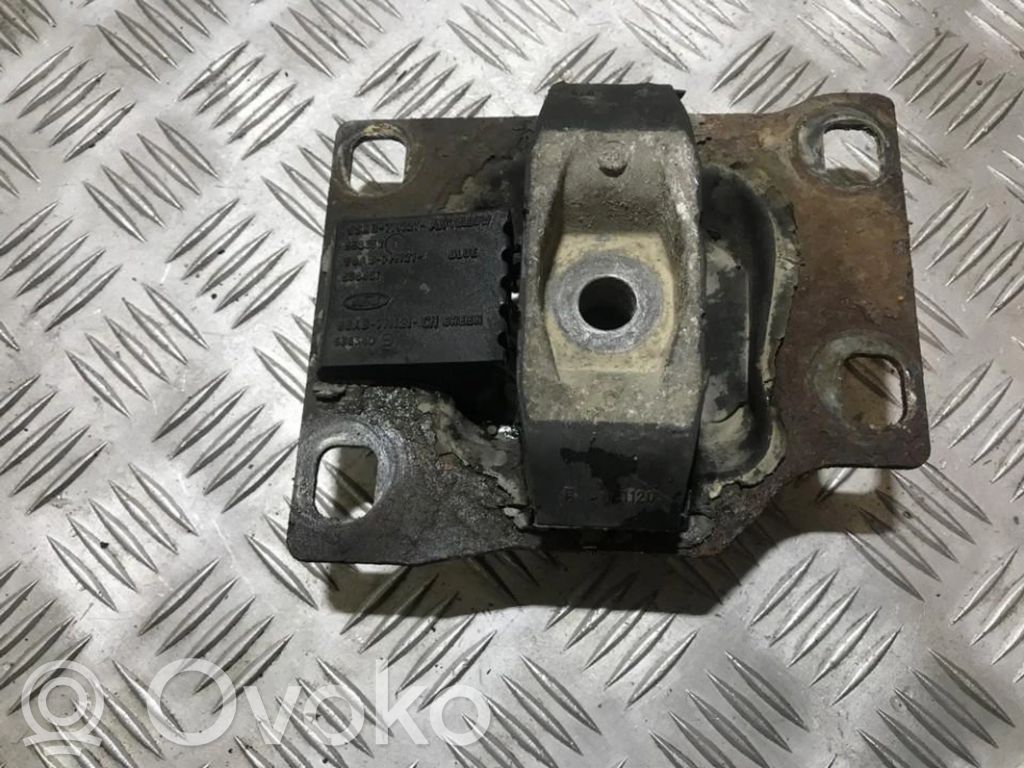 Ford Focus Engine mount bracket 