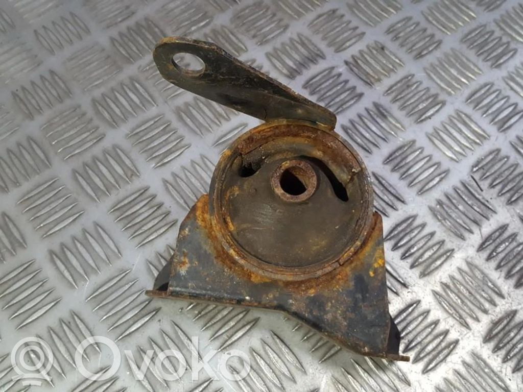 Toyota Carina T210 Moottorin kiinnikekorvake
