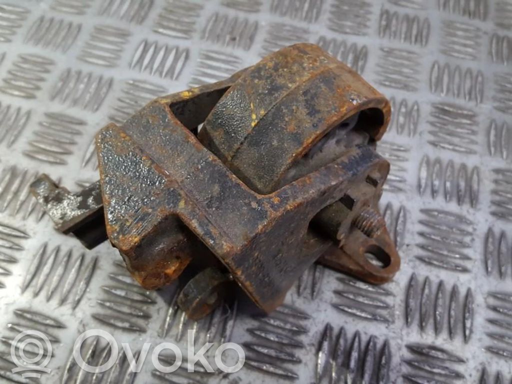 Ford Mondeo MK I Engine mount bracket 