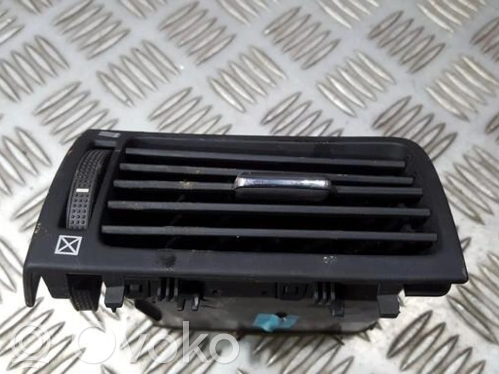 Toyota Avensis T250 Garniture, panneau de grille d'aération latérale