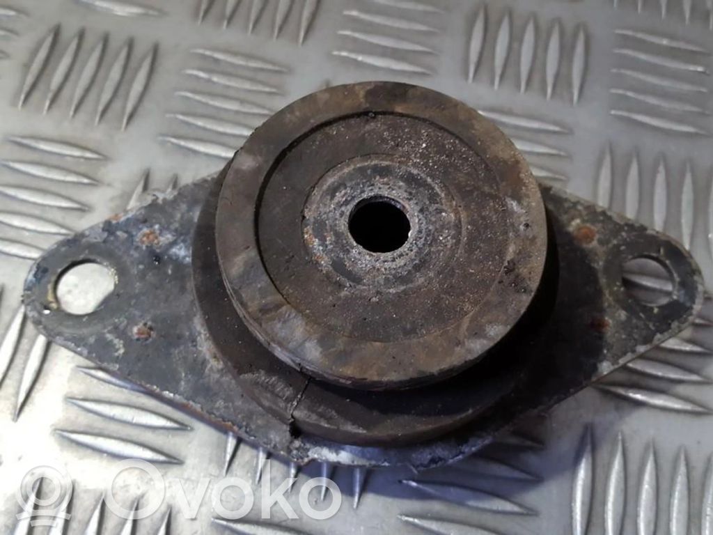 Renault Laguna I Engine mount bracket 