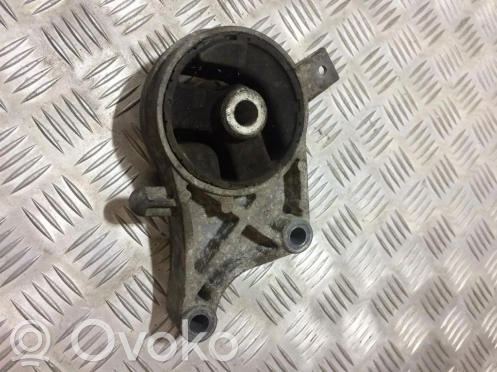 Engine mount bracket   V04632,V04632