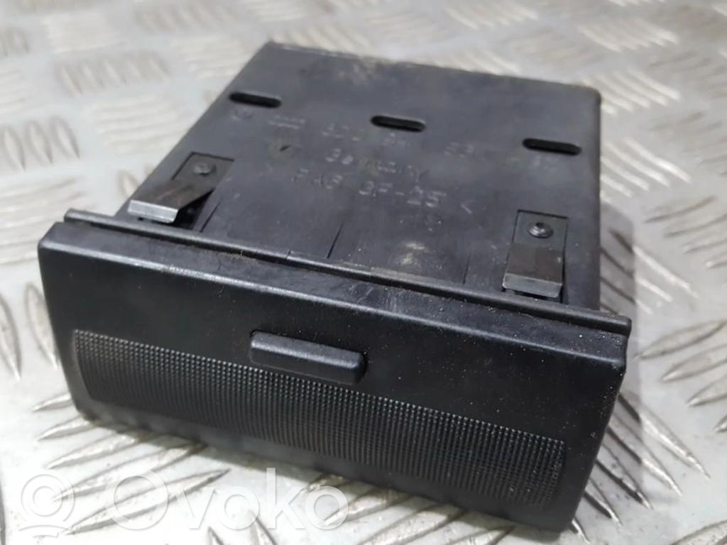 Audi A4 S4 B5 8D Otros repuestos del interior 
