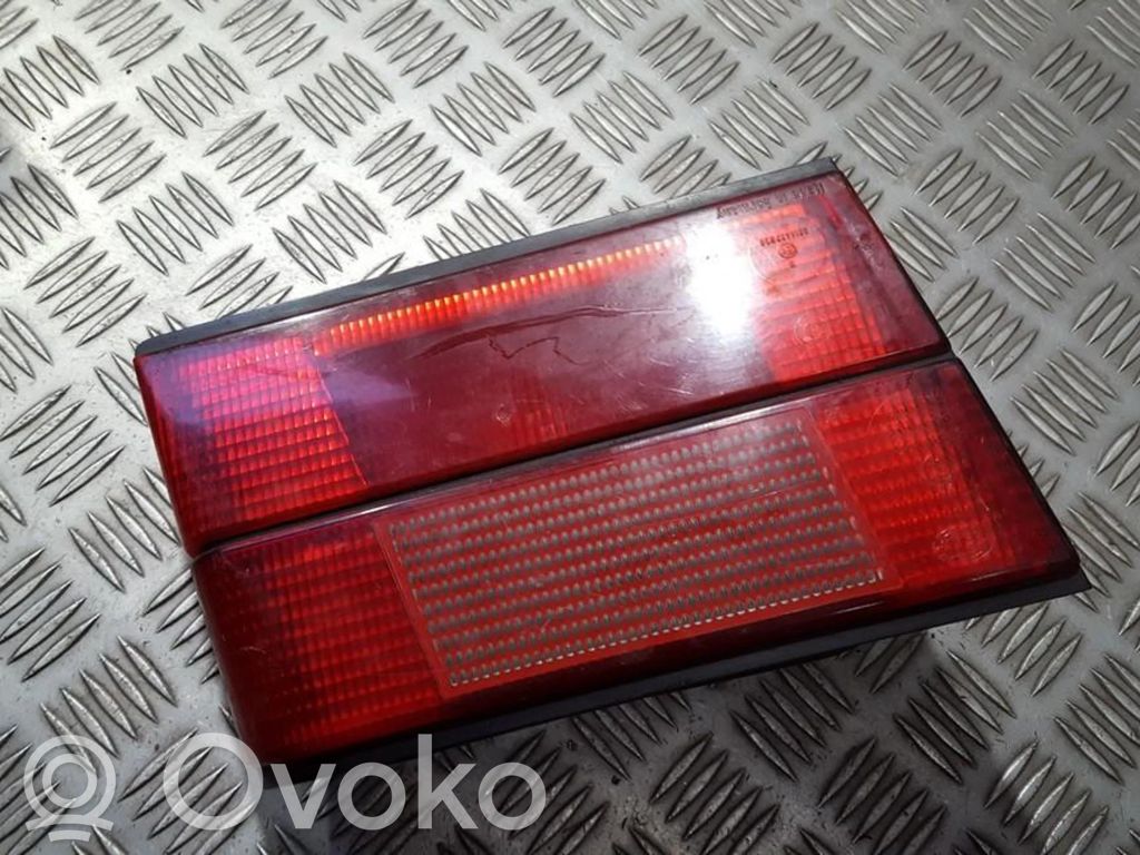 BMW 5 E34 Lampă spate în capacul portbagajului 