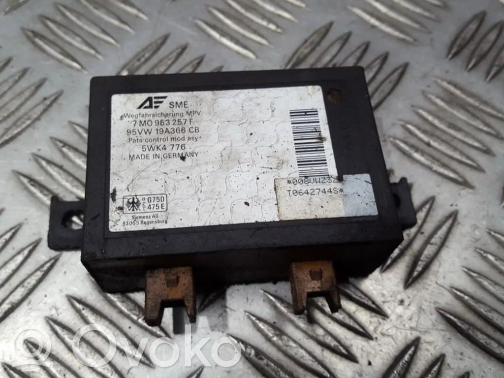 Unité de commande dispositif d'immobilisation   7M0953257F,95VW19A366CB,7M0953257F,95VW19A366CB