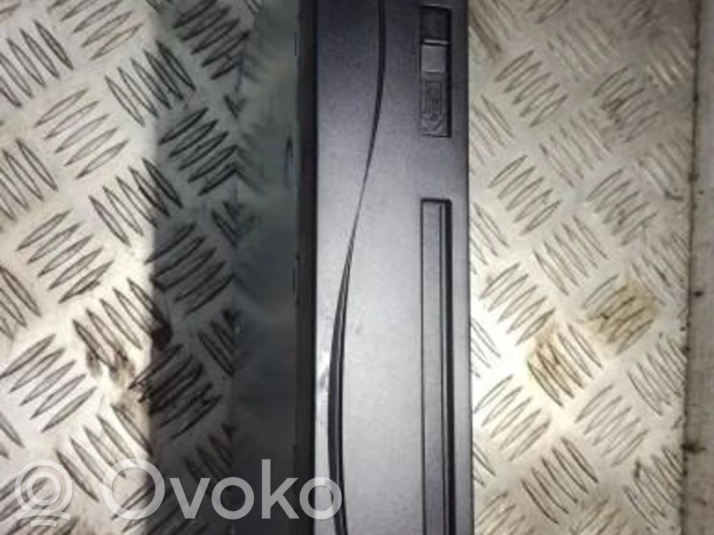 Toyota Avensis T250 Unità di navigazione lettore CD/DVD 