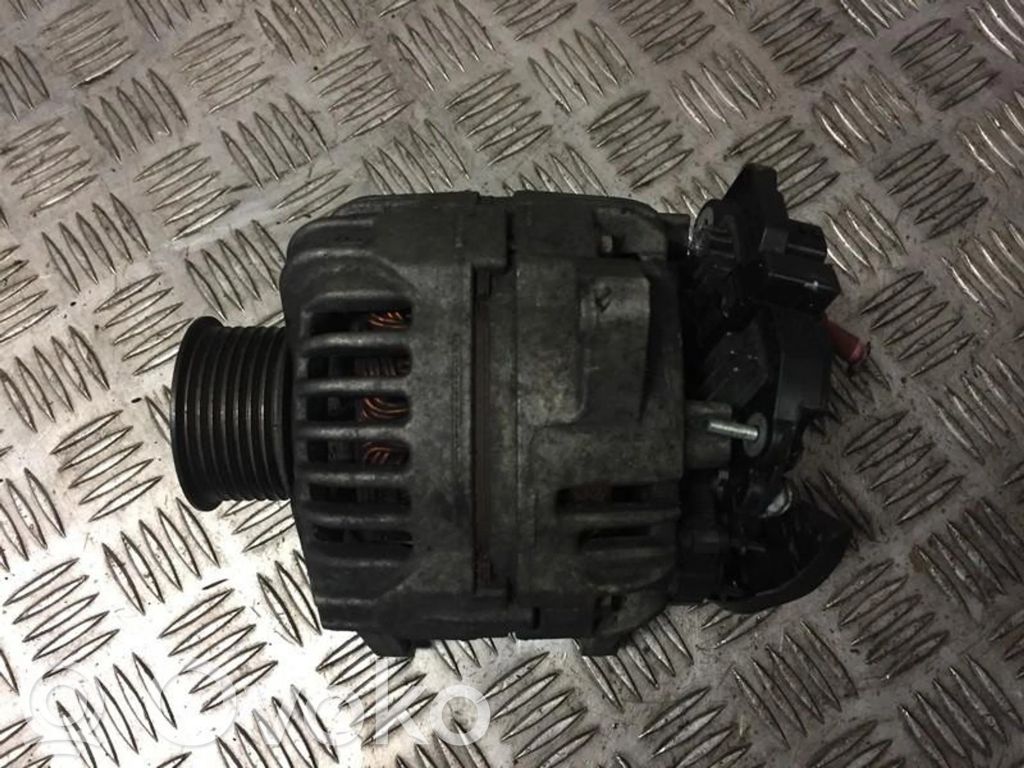 Renault Clio III Generatore/alternatore 