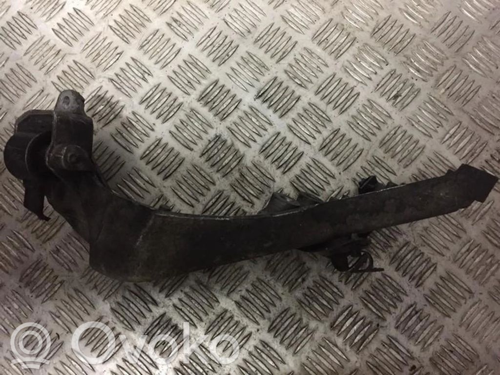 Opel Vectra B Engine mounting bracket 