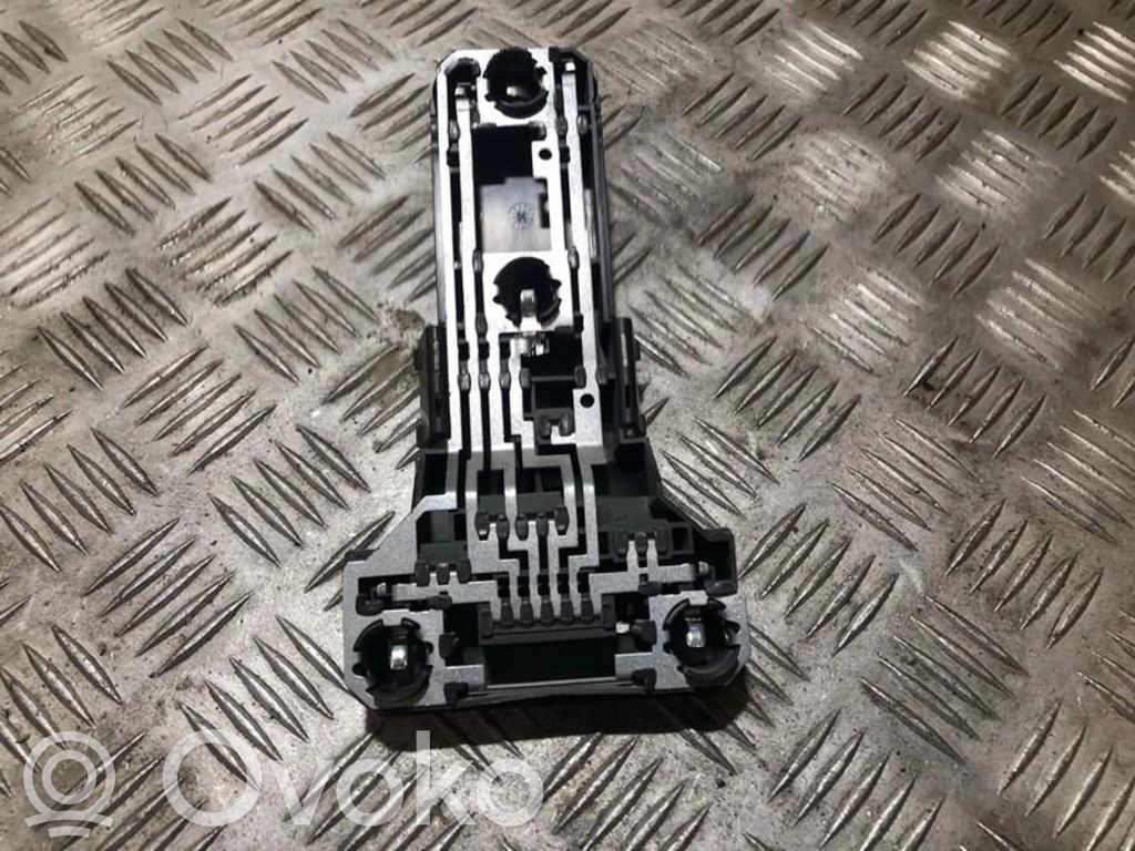 Volkswagen PASSAT B5 Suport becuri lampă spate 