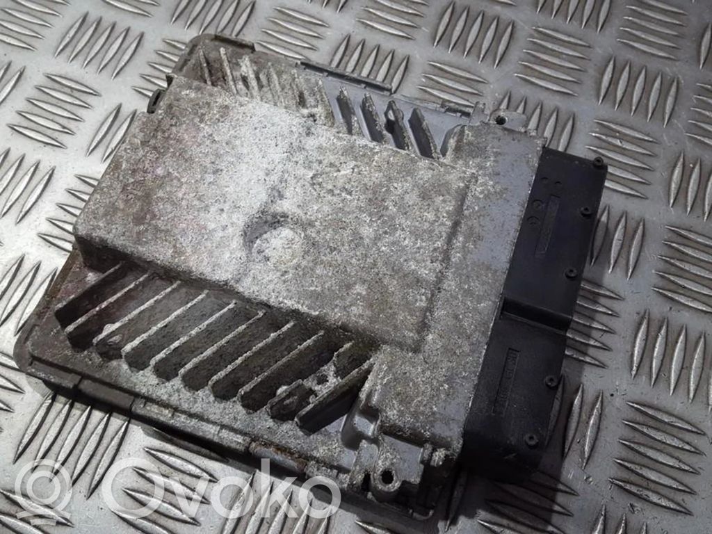 Unidad de control/módulo del motor   03G906018,03G906018