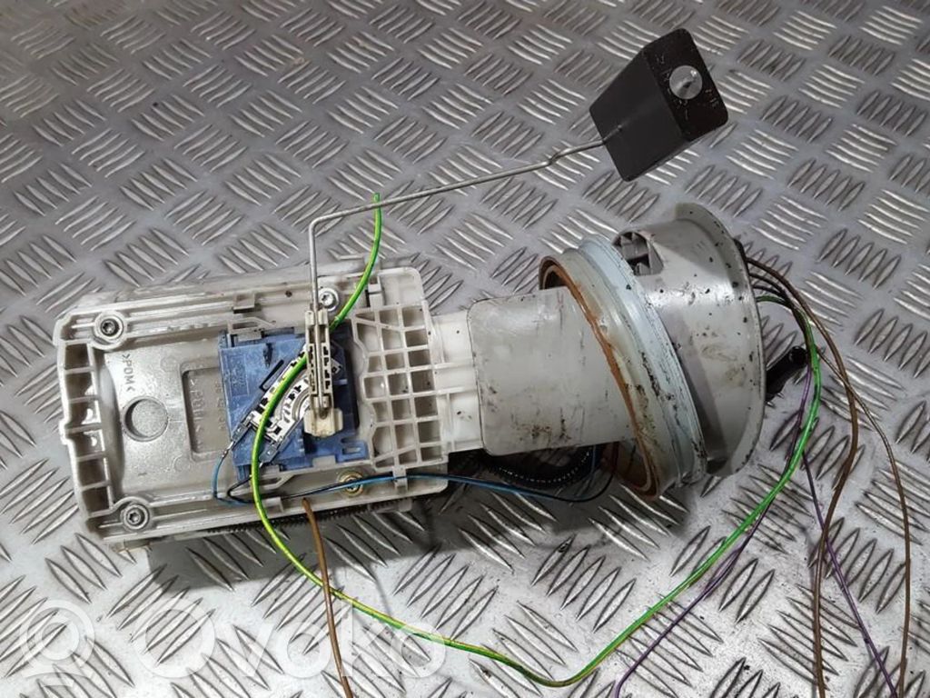 Volkswagen PASSAT B5.5 Pompa carburante immersa