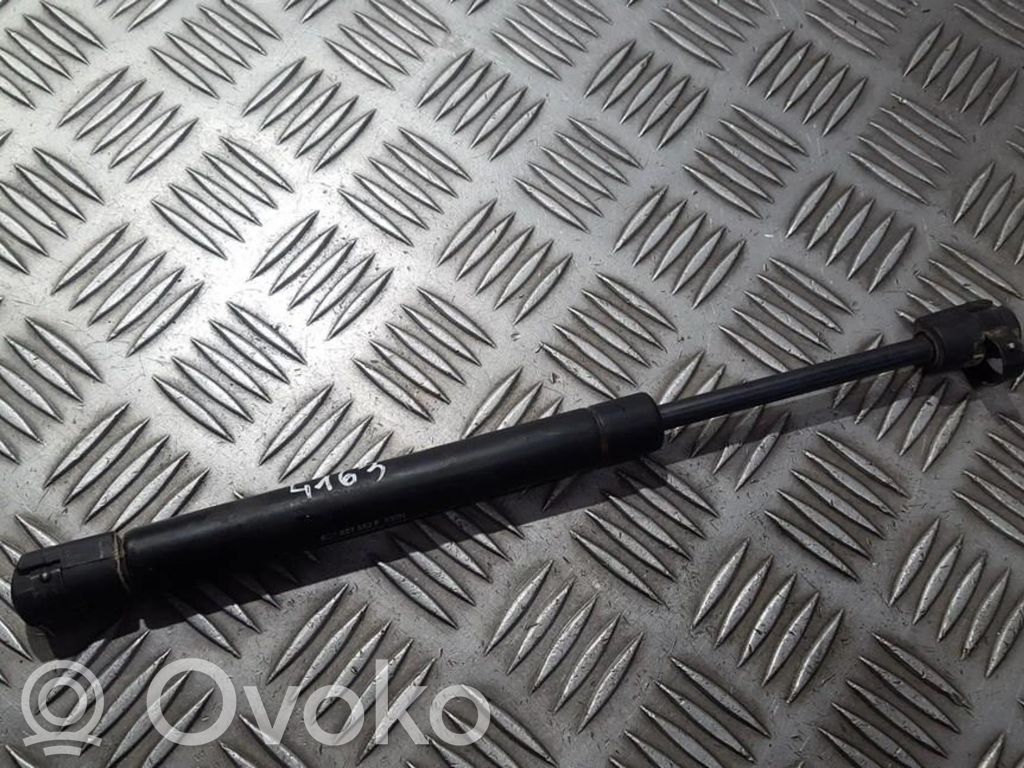 Audi A4 S4 B5 8D Amortizor hayon 