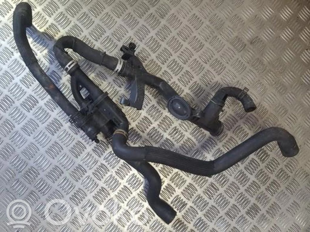 Peugeot 207 Tuyau de liquide de refroidissement moteur 
