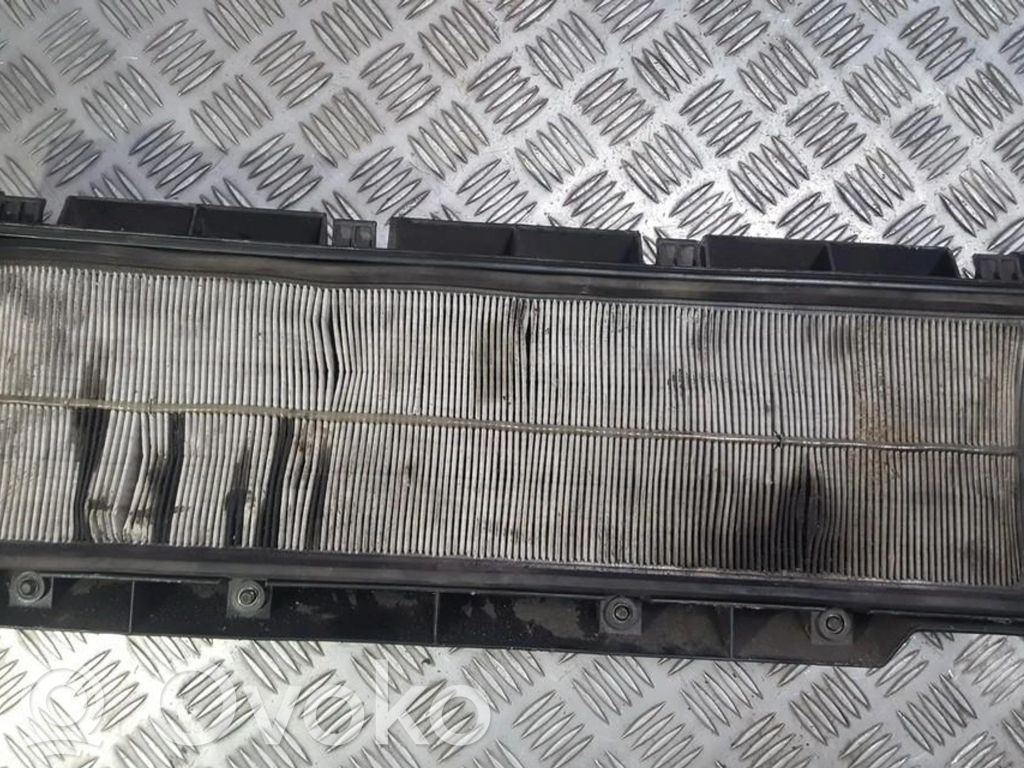 BMW 5 E39 Ilmansuodattimen kotelo 