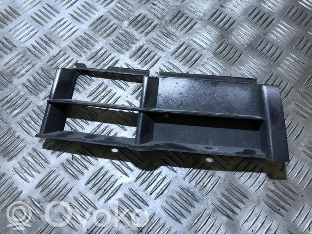 BMW 5 E39 Mascherina inferiore del paraurti anteriore 