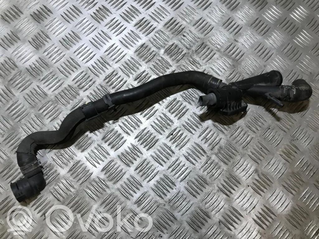 Volkswagen PASSAT B6 Conductă/furtun lichid de răcire motor 