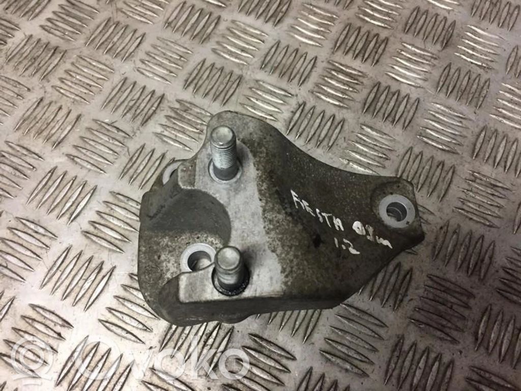 Ford Fiesta Engine mounting bracket 