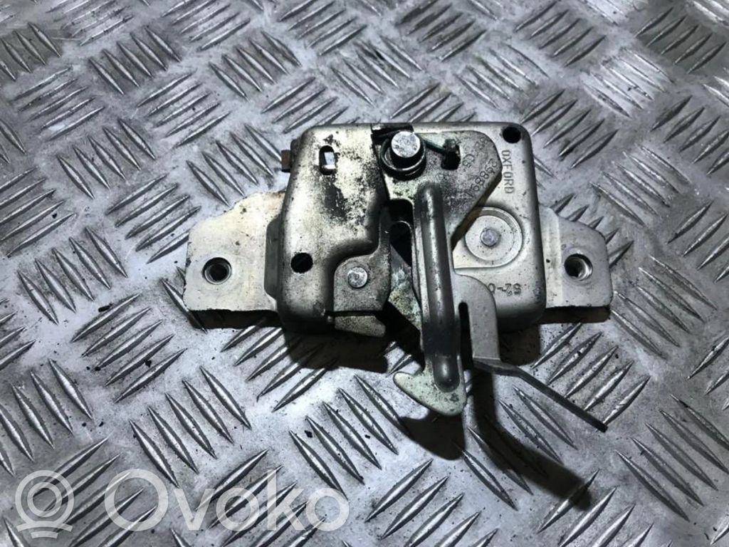 Renault Clio III Serrure de capot 