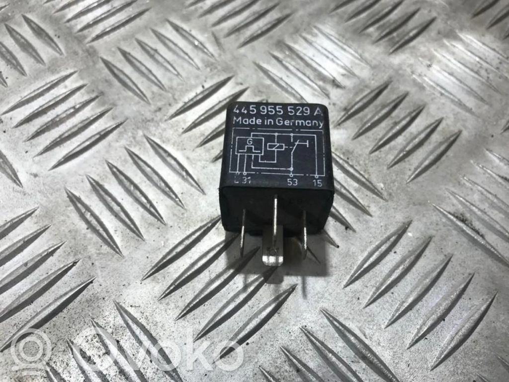 Audi A6 S6 C4 4A Muu rele 