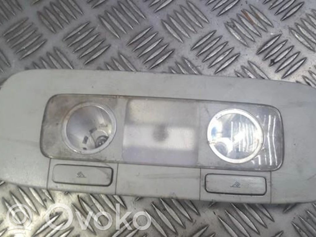 Volkswagen Golf V Lampă scaun spate 