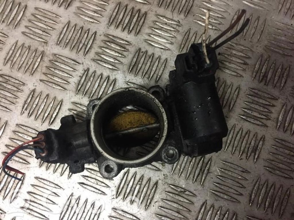 Toyota Avensis T250 Valvola a farfalla