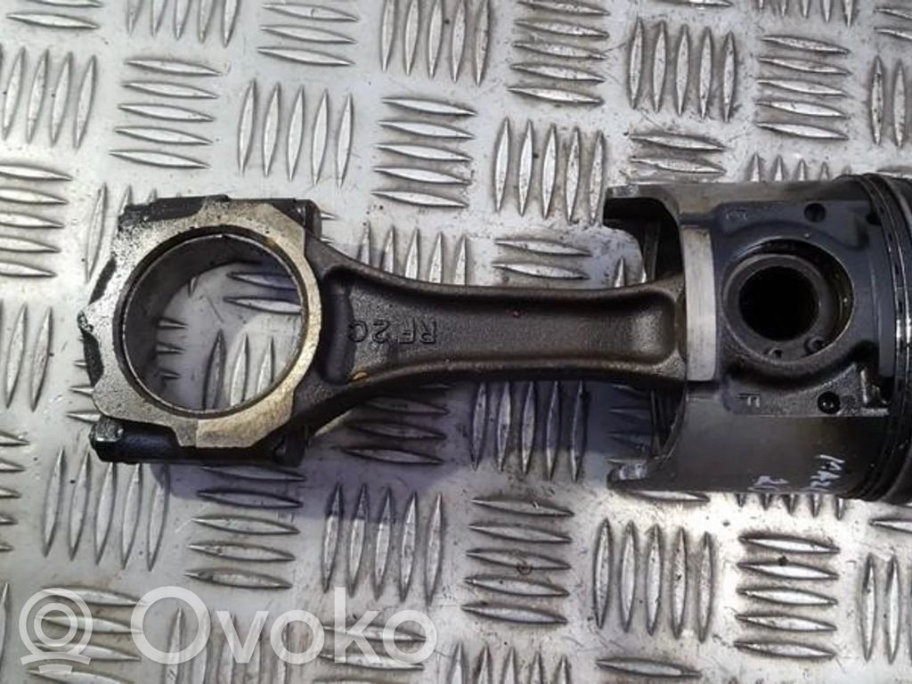 Mazda 323 F Piston avec bielle 