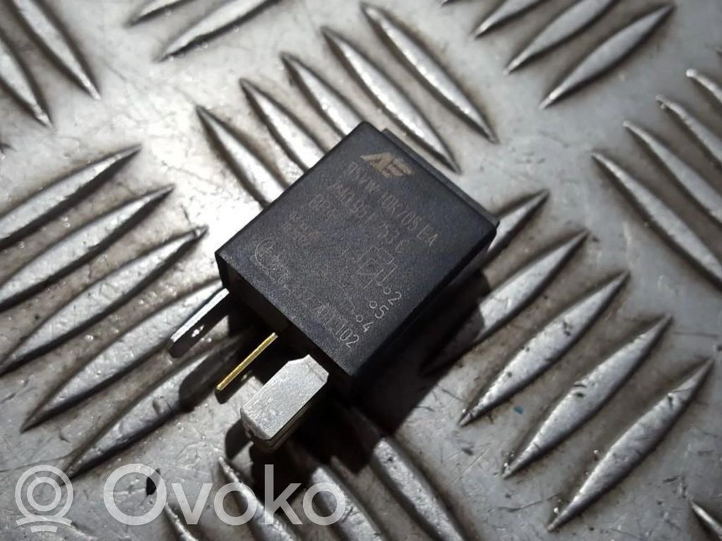 Sonstige Relais   0332201102,0332201102,7M0951253C,95VW10K705EA