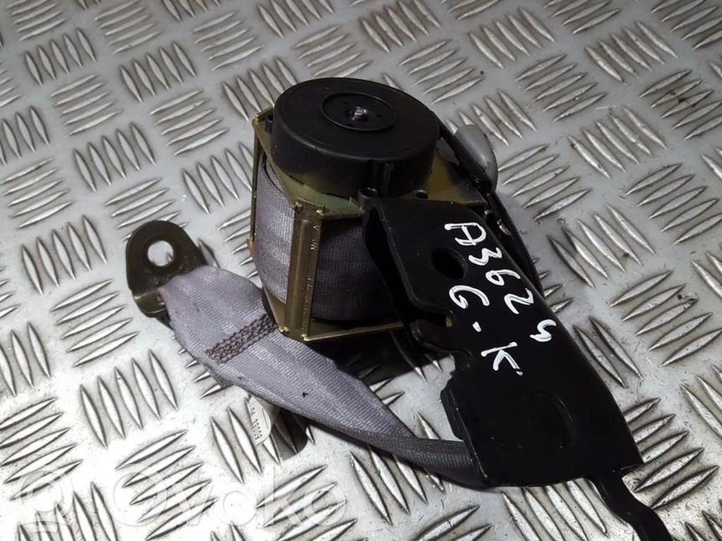Mazda 3 I Rear seatbelt 