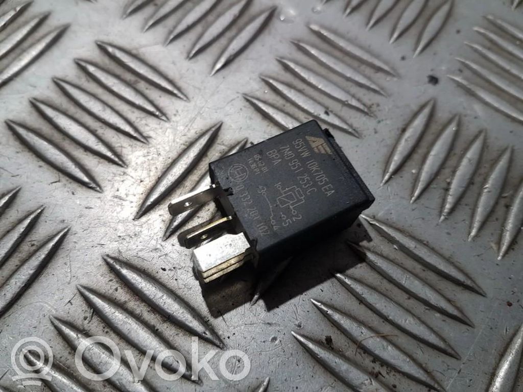 Sonstige Relais   7M0951253C,95VW10K705EA,7M0951253C,95VW10K705EA