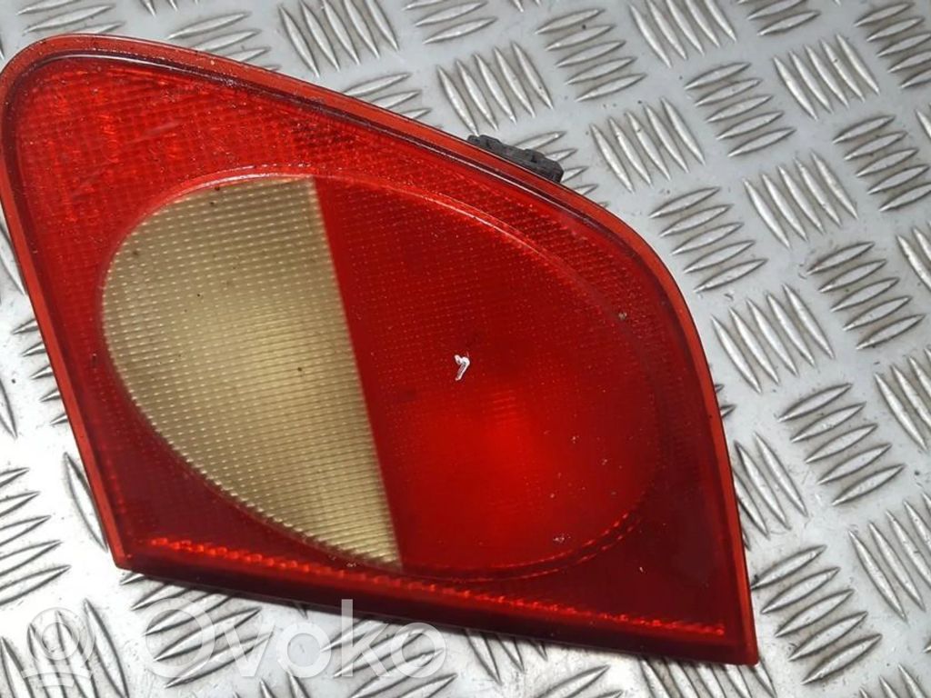 Mercedes-Benz E W210 Lampy tylnej klapy bagażnika 