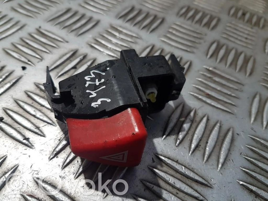 Comutator lumini pericol   A1688201210,A1688201210