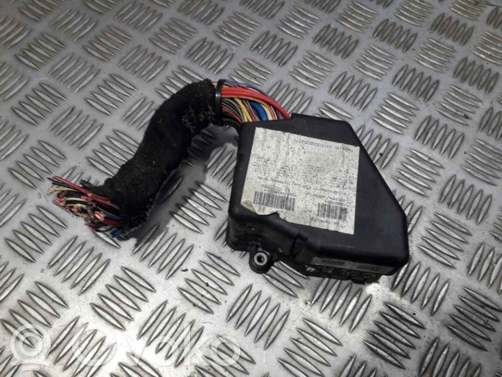 Volkswagen Golf IV Juego de caja de fusibles 