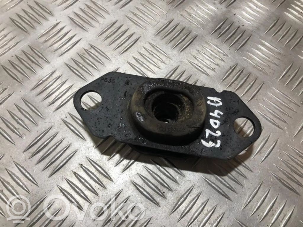 Engine mount bracket   8200352861,309C49,309C49,538908,8200352861