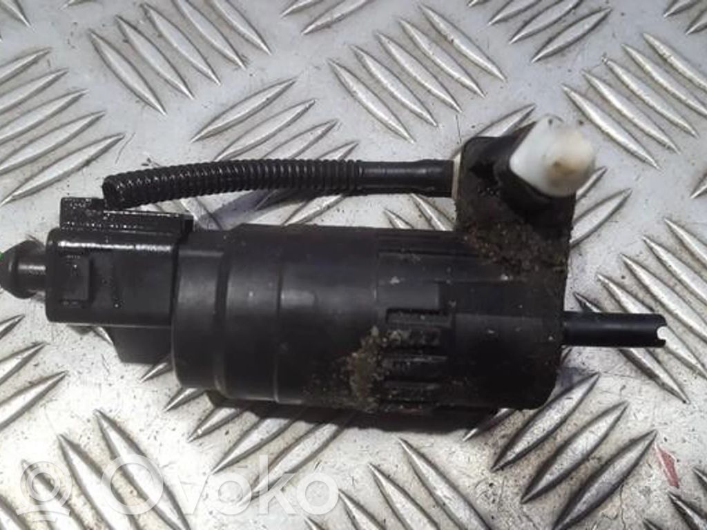 Volkswagen Golf V Pompa lavavetri parabrezza/vetro frontale