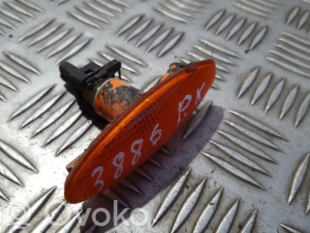 Ford Mondeo MK II Indicatore di direzione del parafango anteriore