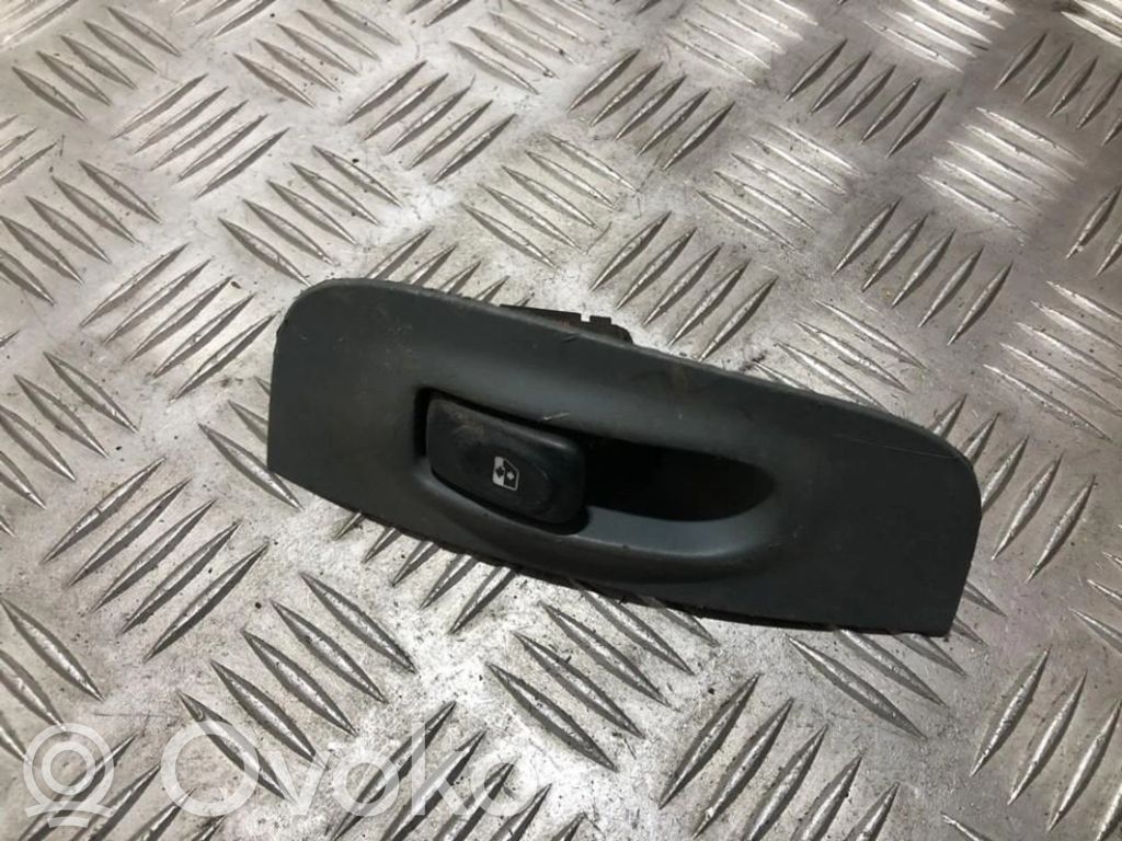 Renault Scenic I Interruttore di controllo dell’alzacristalli elettrico 