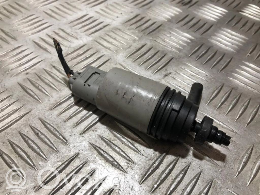 BMW 3 E90 E91 Windscreen/windshield washer pump 