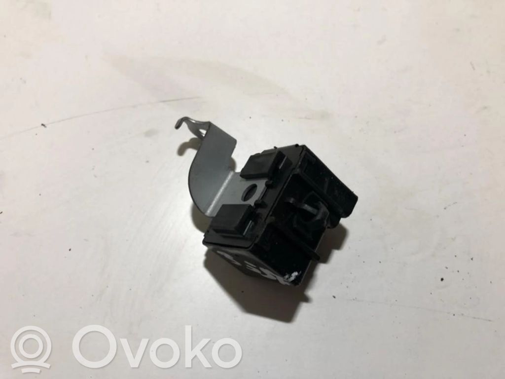 Toyota Avensis T250 Alte relee 