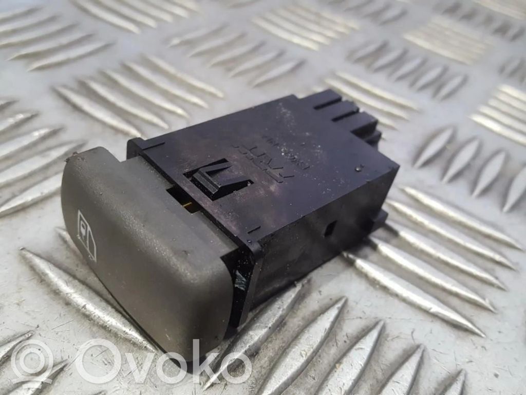 Volvo S40, V40 Interruttore a pulsante della chiusura centralizzata 