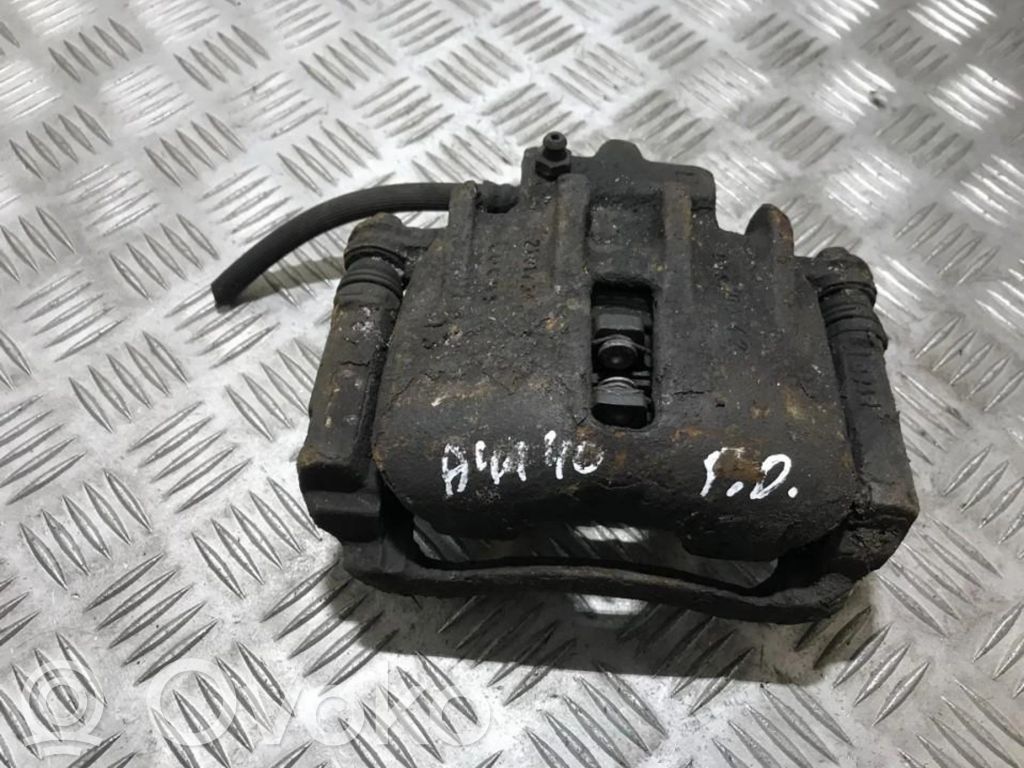 Caliper de freno delantero