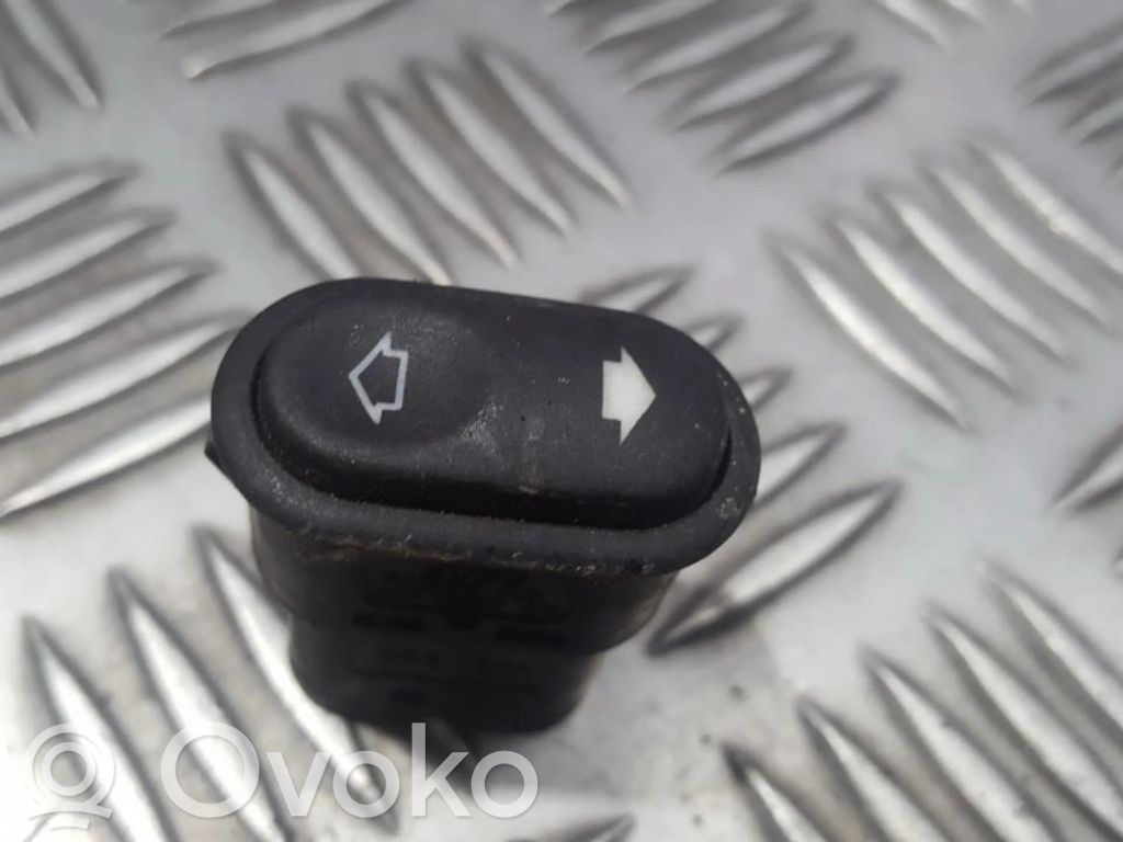 Ford Mondeo MK I Przyciski szyb 