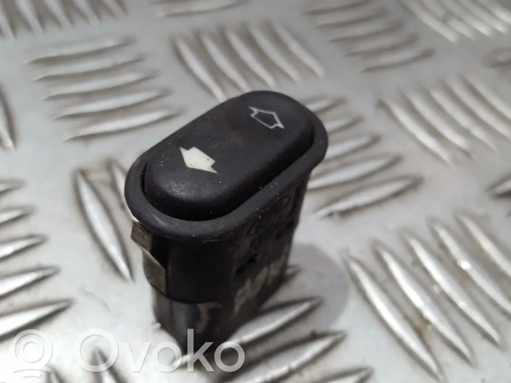 Ford Mondeo MK II Przyciski szyb 