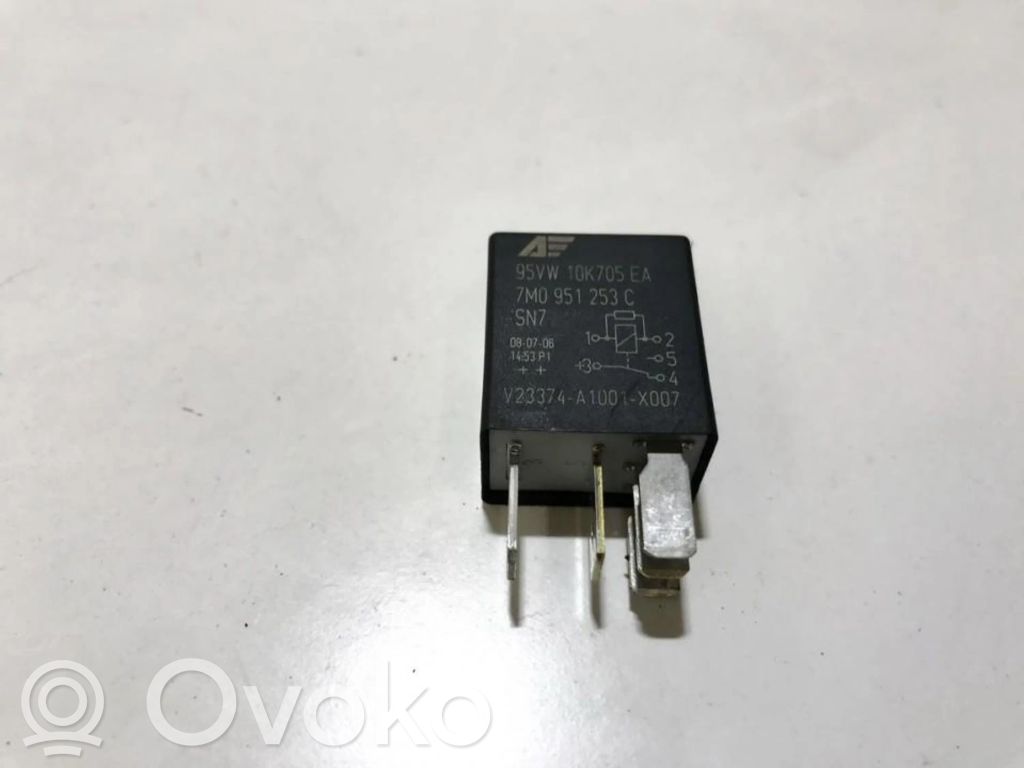 Altri relè   7M0951253C,95VW10K705EA,7M0951253C,95VW10K705EA,V23374A1001X007