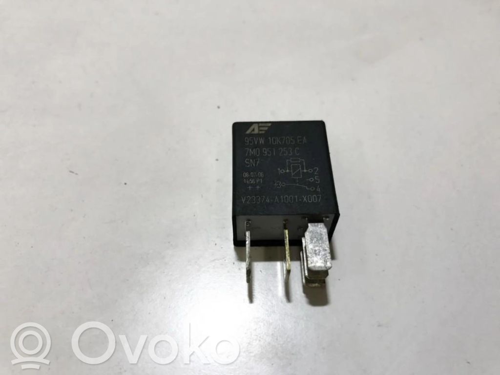 Autres relais   7M0951253C,95VW10K705EA,7M0951253C,95VW10K705EA,V23374A1001X007