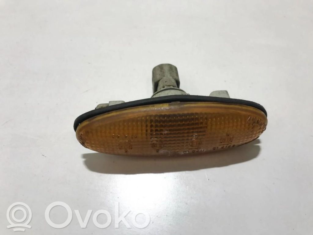 Mazda 626 Indicatore di direzione del parafango anteriore